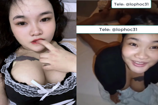 Em cười mê mẩn vì được hai anh phang